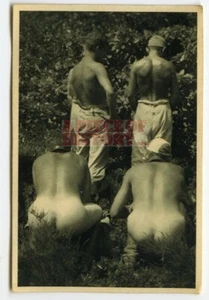 WW2 FOTO ORIGINALE NUDO TEDESCO SOLDATO NUDO PRENDERE IL SOLE - Foto 1 di 1