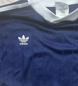 Camiseta deportiva de fútbol vintage de los 90 Adidas azul hecha en EE. UU. talla pequeña - Imagen 1 de 8