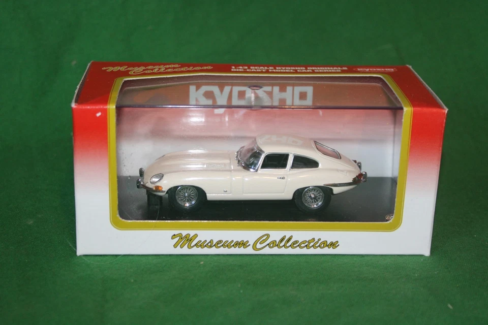 KYOSHO JAGUAR E-TYPE COUPE WHITE CAR 1/43 #03062W - Image 1 of 1