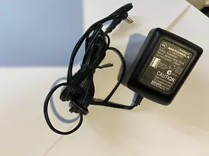 Motorola C115,C116,C117,C121,C123,C155,C156,C300 SPN4683B AC Adaptor Charger - Picture 1 of 3