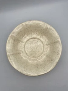 McCoy Pottery USA lavabo con bordo smerlato 8" #7528 avorio maculato - Foto 1 di 7