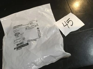 Telemecanique Sensors XS4P30MB230 Näherungssensor - Bild 1 von 3