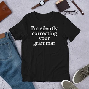  Your Grammar T-Shirt - Lustiges Englisch Tee für Grammar Liebhaber - Unisex T-Shirt - Bild 1 von 8