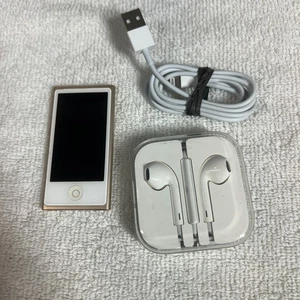 Apple iPod Nano 7ª Generación Dorado 16GB Probado Funciona - Imagen 1 de 10