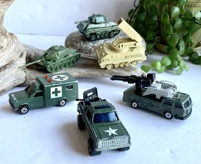 Lot Of 6 Vintage Military Toy Vehicles Hot Wheels Majorette Depanneuse Tanks  - Image 1 of 4