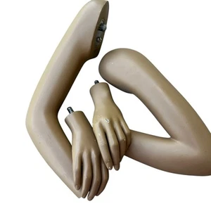 Manichino donna vintage braccia mani sinistra destra coppia abbinata carne piegata realistico - Foto 1 di 11