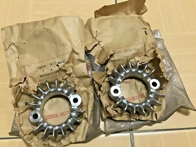 Honda CB175 CB200 CL175 CL200 GL175 SL175 Joint Exhaust Pipe NOS 18231-302-000 - Image 1 of 4