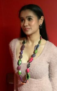 One Button Necklace - Poly Resin Costume Jewellery Code 42220533