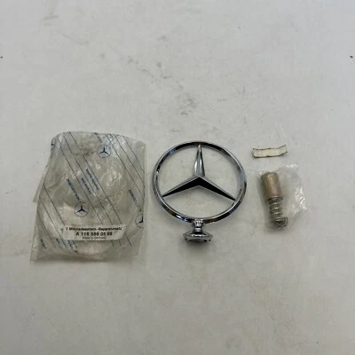 Kit estrella capó original Mercedes Benz 280S 280SE 300SD 450SE 450SEL 1165860188 Foto 1 de 4