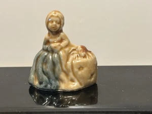 Wade Whimsies Nursery Rhyme Series Little Miss Muffet - Picture 1 of 6