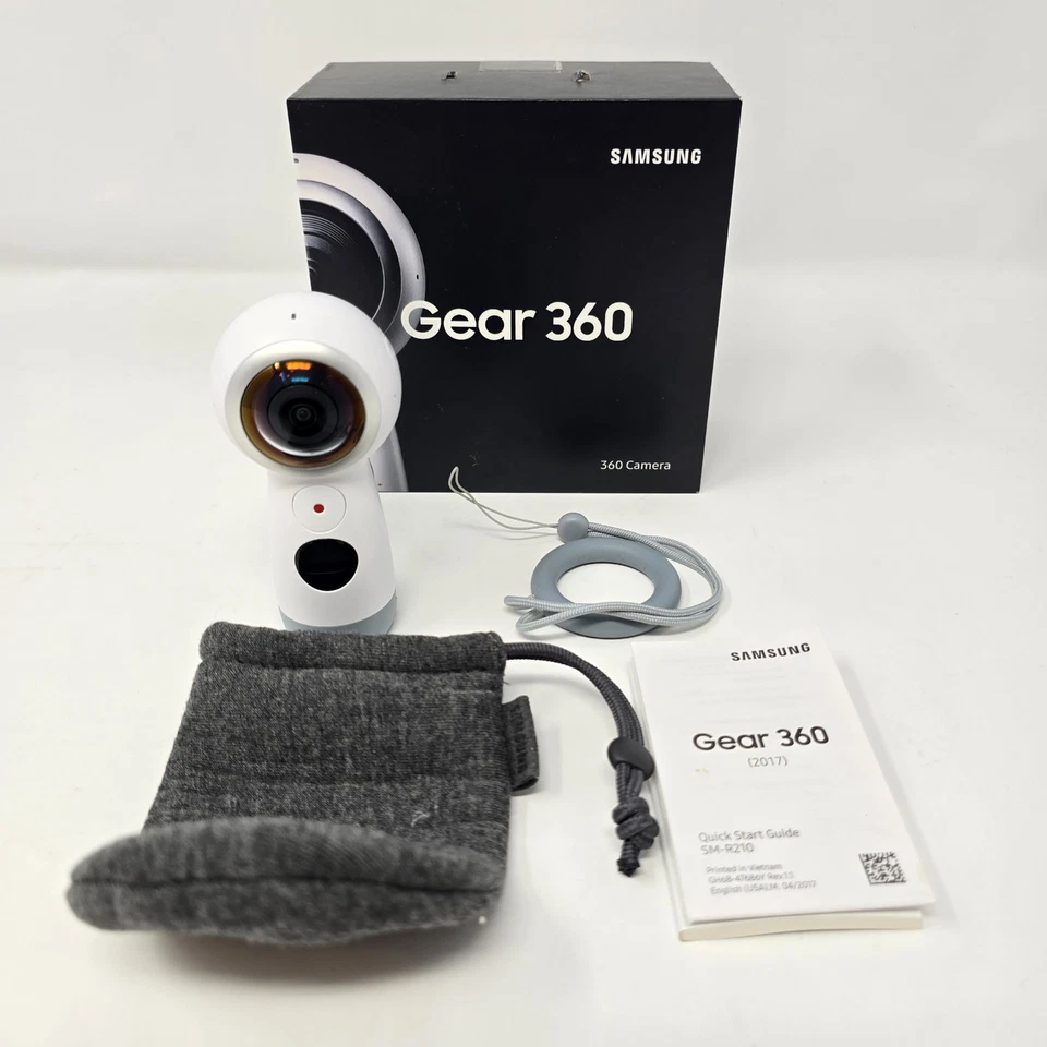 SAMSUNG Gear 360 (2017 Edition) Spherical Cam 360° 4K Camera - White SM-R210 - Image 1 of 4