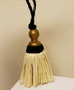 2 RARE GORGEOUS VAN LATHEM WOOD RAFFIA 3 1/2" FRENCH KEY TASSELS CREAM GOLD BLCK - Picture 1 of 9