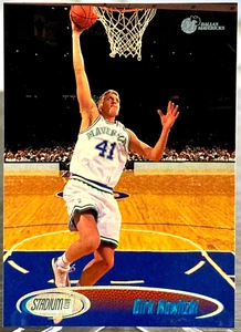 1998-99 Topps Stadium Club Dirk Nowitzki Rookie Card #202 - Imagen 1 de 2