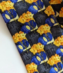 GIVENCHY GENTLEMAN BLUE YELLOW LOGO TIE 100% SILK FLORAL - Picture 1 of 8