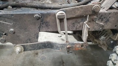 Brazos de elevación de cubierta John Deere LX y GT M153347 M135396 M131725 M153358 NEGRO Foto 1 de 4