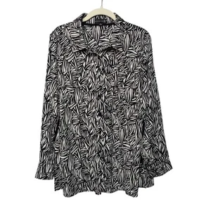 NWT Ryan Wythe Womens Plus Sz 1X Black White Button Up Shirt Flowy Lightweight - Picture 1 of 7