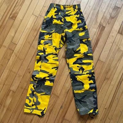 Pantalones cargo amarillos camuflados para mujer X-pequeños regulares ropa de calle cintura alta ajustable Foto 1 de 4