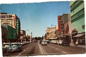 Vintage postcard downtown scene of Bakersfield, California - Picture 1 of 4