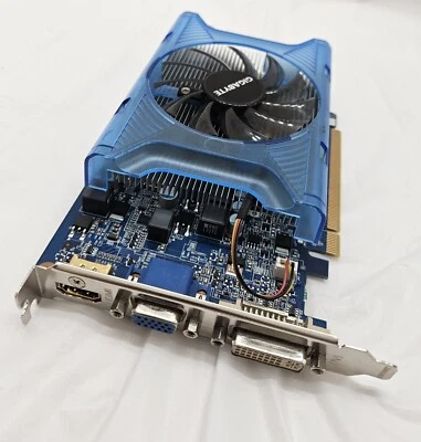 GIGABYTE GEFORCE GT220 GV-N220OC-1GI 1GB PCI-E DVI HDMI VGA GRAPHICS CARD - Image 1 of 4
