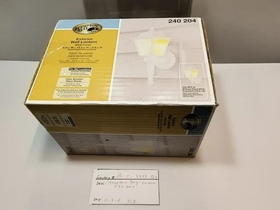 Linterna de pared exterior Hampton Bay, acabado blanco. 5.9" x 13.5" x 5.4" NUEVO Foto 1 de 4