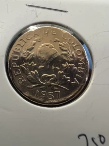 1957 Colombia 5 / V Centavos World Coin - Mintage 8,912,000 - KM# 206 Item 750 - Picture 1 of 2