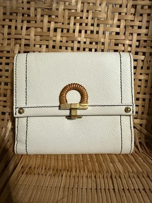 Carteira compacta Salvatore Ferragamo couro dobrável branca - Imagem 1 de 4