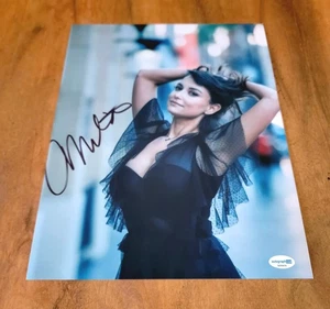 Milana Vayntrub signed 11x14 Photo ACOA Autograph COA Photoshoot SD95676 - Picture 1 of 4