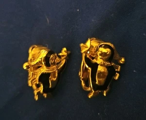 Vintage 1990s Avon Penguin Holding Star Gold Tone & Black Enamel Clip Earrings - Picture 1 of 2