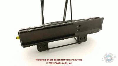 Pantalla de infoentretenimiento central delantera usada se adapta a: Toyota Sequoia 2015 montada en el tablero di Foto 1 de 4