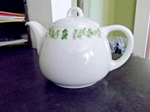 Italy Richard Ginori Fine Porcelain Small Teapot with green Leaves #542, EUC - Picture 1 of 8