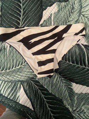 NUEVO BIKINI H&M ANIMAL PRINT CEBRA PARTE INFERIOR TALLA 2 Foto 1 de 4