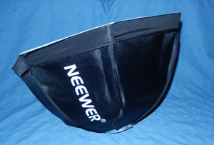 Neewer Octgaonal 60 cm Soft Box Lighting Kit - Picture 1 of 9