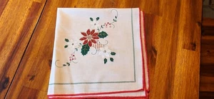 Vtg Christmas Linen Napkins Set/4. Red Flowers Poinsettia Holly Leaves 19" - Picture 1 of 7