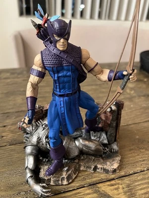 Figura suelta Marvel Select Hawkeye 7" con flecha de avispa y base - incompleta Foto 1 de 4