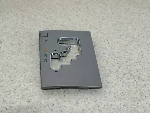05-09 Toyota Avalon Consola Central Cambio Bisel Borde Plateado OEM - Imagen 1 de 5