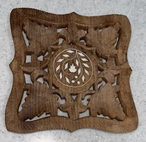 Vintage Holzuntersetzer quadratisch handgeschnitzte Blätter mit Intarsien Design Kochplatte Indien - Bild 1 von 9
