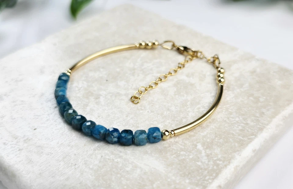 Pulsera Apilable Apatita y Cuentas Doradas, Joyería Cristal Curativo Azul, Regalo  Foto 1 de 4