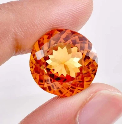 18 x 18 mm Flawless 21.00 Ct 100% Natural Golden Yellow Sapphire Git Certified - Image 1 of 4