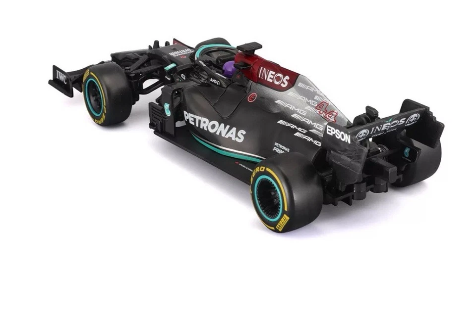 Mercedes Benz AMG F1 W12 E Performance Lewis Hamilton #44 negro 1:24 RC Maisto Foto 1 de 4