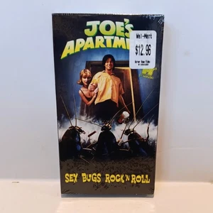 Joes Apartment (VHS, 1996)-Warner Brothers-PG13-MTV Films-New-Watermark - Picture 1 of 8