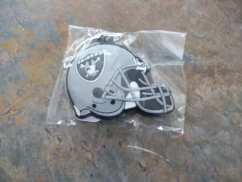 LAS VEGAS RAIDERS HELMET KEY CHAIN NEW IN PACKAGE  GREAT DEAL Cover