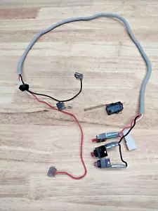 Piezas de repuesto para aspiradora Dyson DC17 interruptores de alimentación y botón de reinicio - Imagen 1 de 6