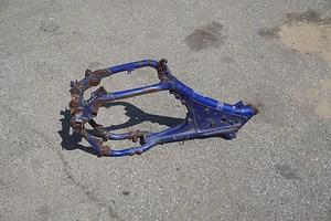 1998 YAMAHA YZ400F 98 YZ 400 OEM MAIN FRONT FRAME CHASSIS 5BE-21101-00-P0 - Picture 1 of 9