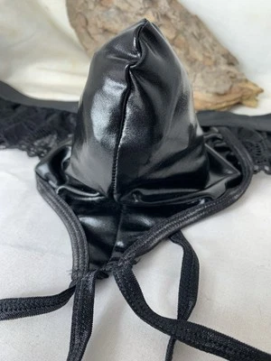 Culotte noire avec motif presque « butin ouvert » pour « OtK » - Photo 1/4