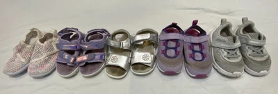 5 pares de zapatos de natación, zapatillas y sandalias Under Armour usadas para niñas talla 6-7 Foto 1 de 4