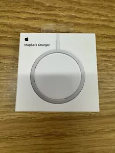Apple MagSafe Charger - Silver - Picture 1 of 2