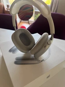 Apple AirPod Max Headphones Silver - one owner bought from new - In BOX - Picture 1 of 3