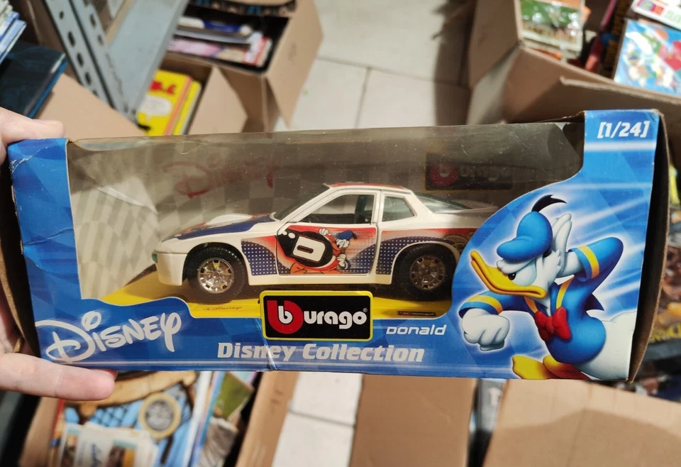 BURAGO 1/24  DISNEY Donald- Paperino - Immagine 1 di 1