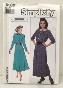 Vestidos de mujer Simplicity Number 8200 talla 12 sin cortar con instrucciones - Imagen 1 de 2