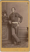 Original Vintage 1880er CDV Uniformierter mit Säbel, Militär